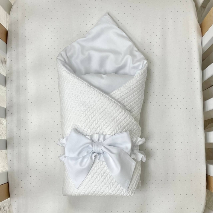 Paturica bebe din satin si material tricotat cu pilota si fundita, alb (3)